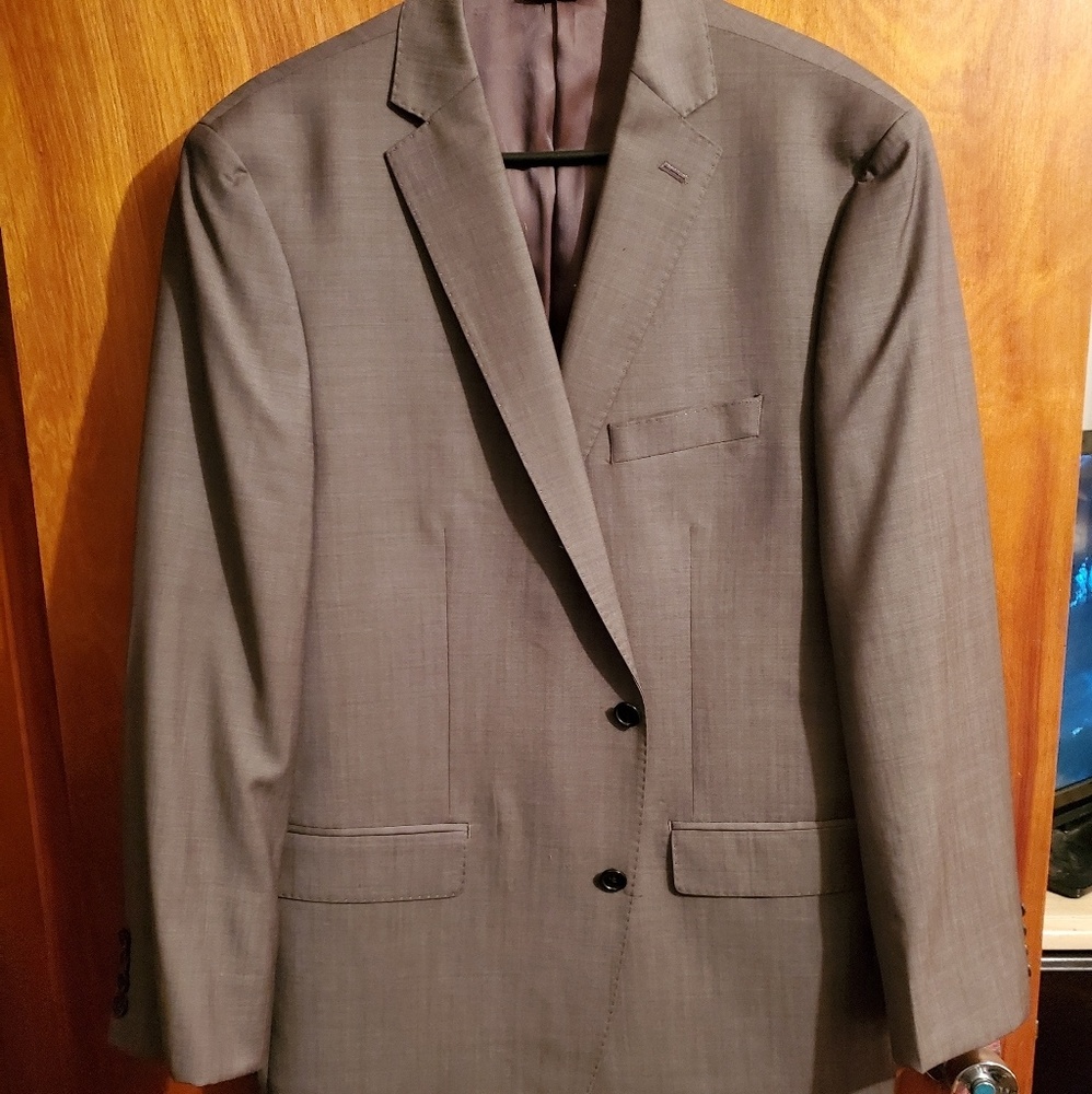 Marc Anthony suit 44R excellent condition